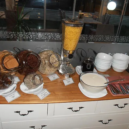 Hotell Art Simona 3*